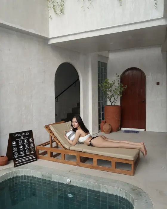 Escort Coco Travel