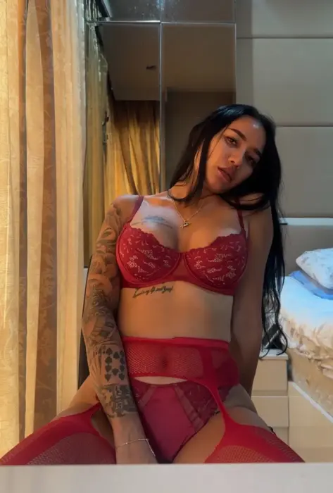 Escort Amina Traditional massage