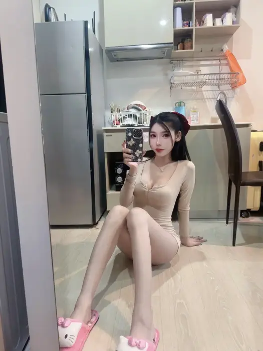 Escort Meimei Lee Vietnam Travel