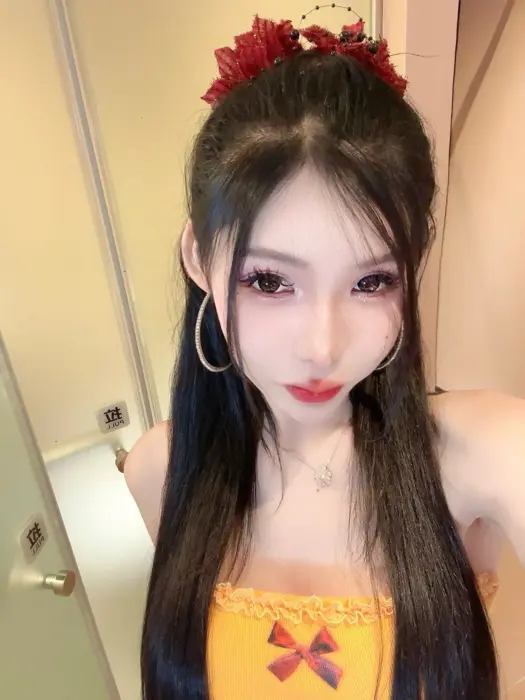 Escort Meimei Lee Vietnam Kiss me in the mouth
