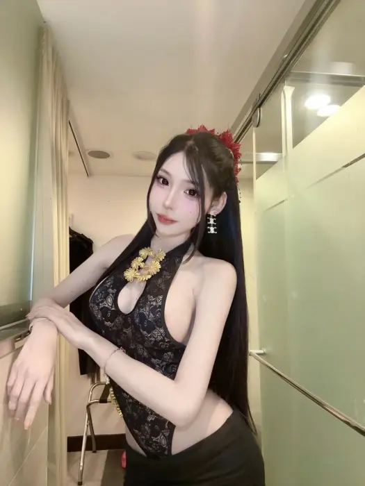 Escort Meimei Lee Vietnam Kiss me in the mouth