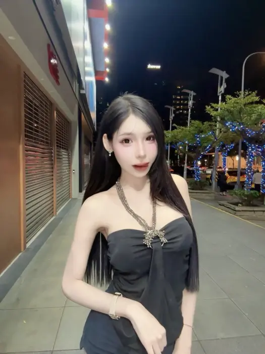 Escort Meimei Lee Vietnam Kiss me in the mouth
