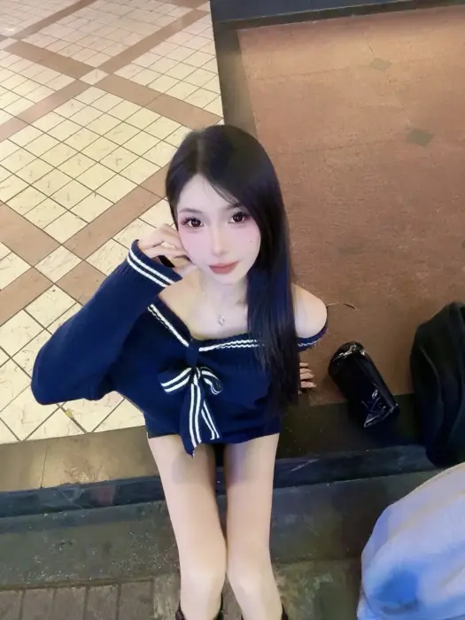 Escort Meimei Lee Vietnam Kiss me in the mouth