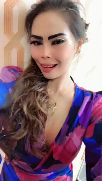 Escort Professional lucy Masturbating