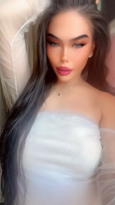 Escort Professional lucy Masturbating