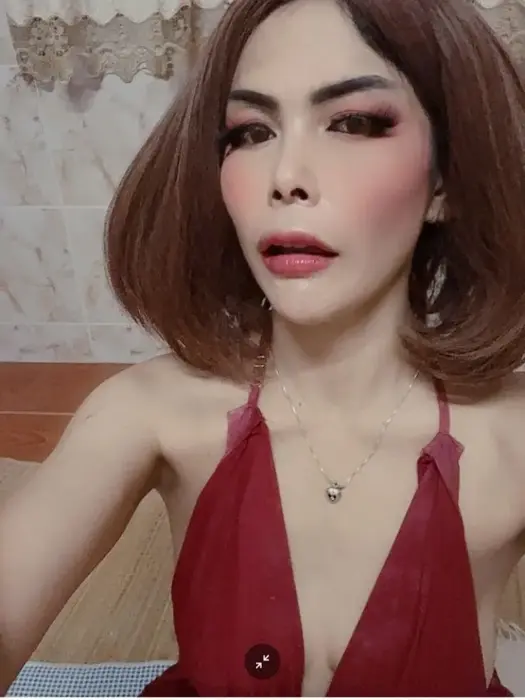 Escort Professional lucy Masturbating