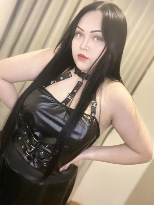 Escort Beno Greek kiss