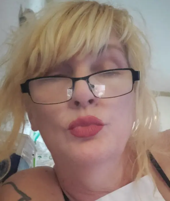Escort American MILF Mistress VidCall Proof Oral sex with condom