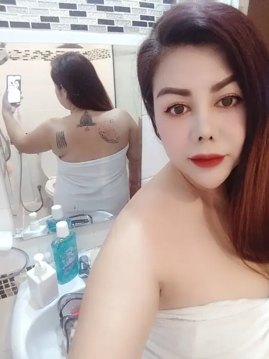 Escort Mona Travel