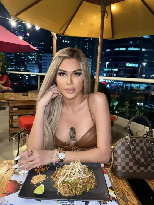 Escort Alyssa Fernandez Feasts and Events