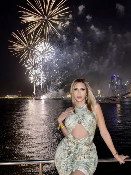 Escort Alyssa Fernandez Travel