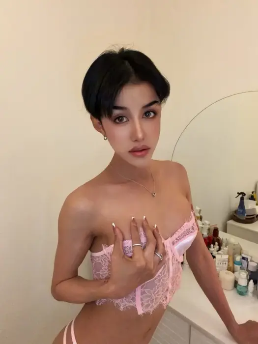 Escort Jade He uses erotic accessories