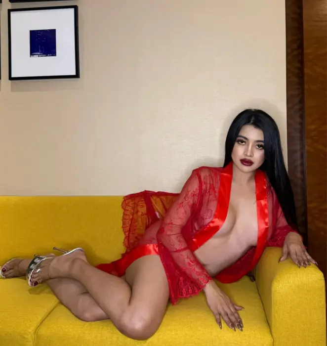 Escort Hard mistress for gang bang He uses erotic accessories
