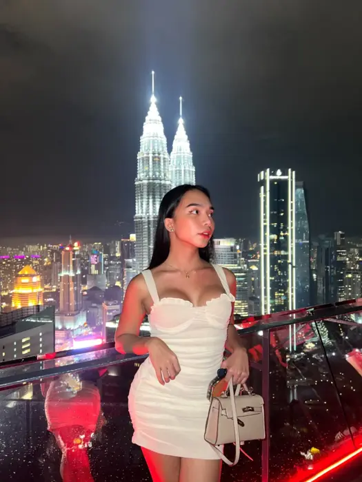 Escort Petite Oral sex with condom