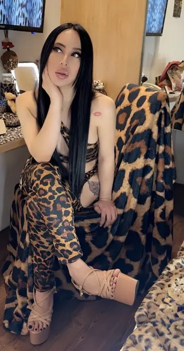 Escort Arki Mistress Golden rain