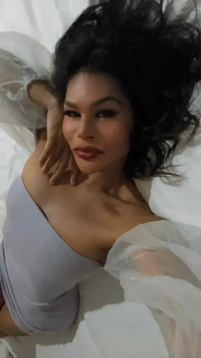 Escort Kira Facefuck