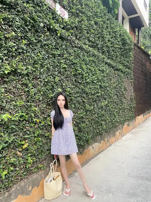 Escort Eng and Thailand Use of fancy clothing/uniforms