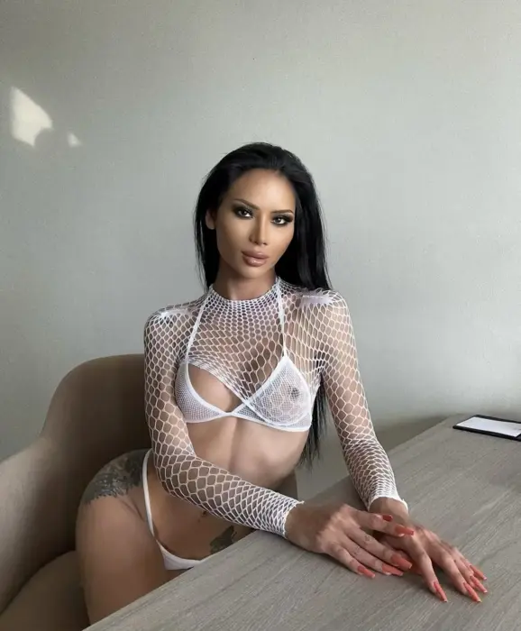 Escort Hannah Travel