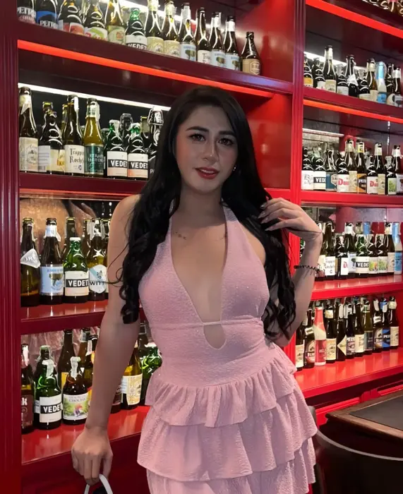 Escort Zara Travel