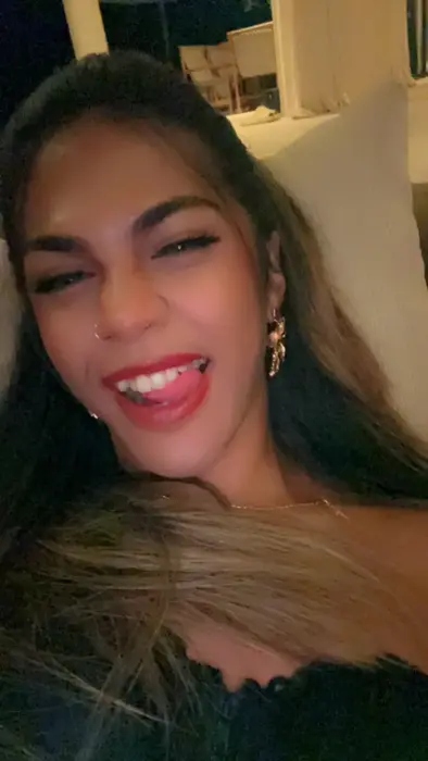 Escort Claire Feminine Tanned Fetiche