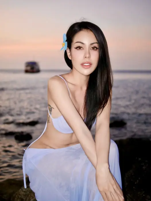 Escort Luna Oral sex with condom