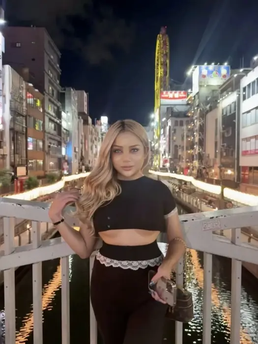 Escort Sabrina Masturbating