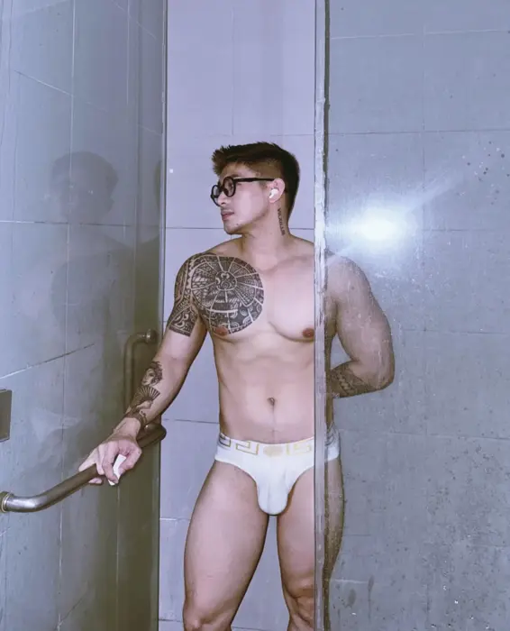 Escort AsianStudVIP Travel