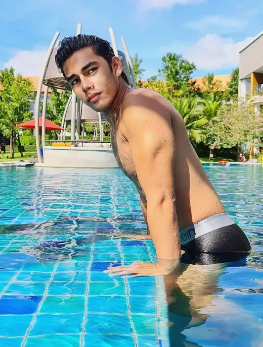 Escort Luxurious Man Traditional massage