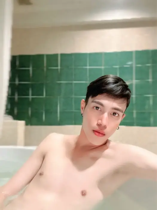 Escort Mee T Me Em Kiss me in the mouth