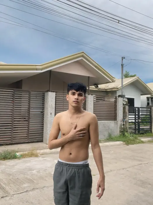 Escort Kian Oral sex with condom