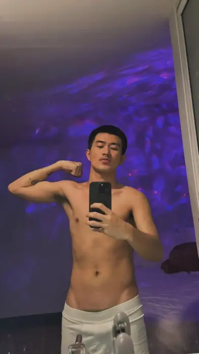 Escort Oliver Asian Mix Twink Travel